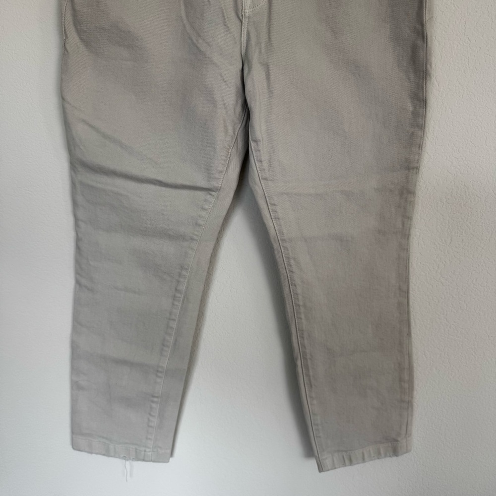 Good American Off-White High Rise Classic Straight Leg Jeans Size 14 - Picture 6 of 7